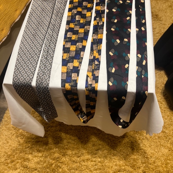 3 Designer Ties - Picture 8 of 11